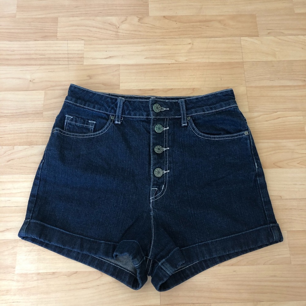 BDG Blue Jean High Waisted Shorts size 28